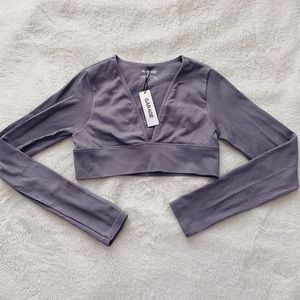 Garage seamless purple top